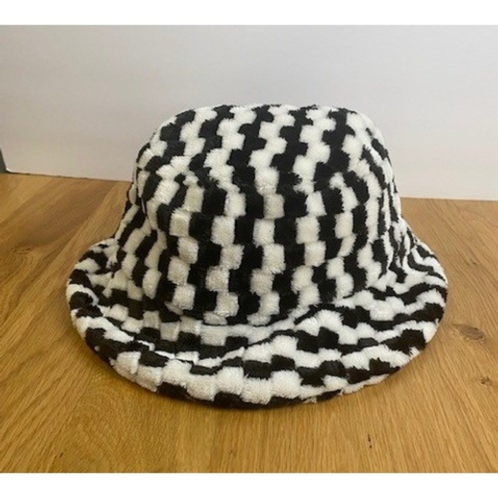 Unbranded Checkered Bucket Hat Women One Size Black White Good Faux Fur Fuzzy